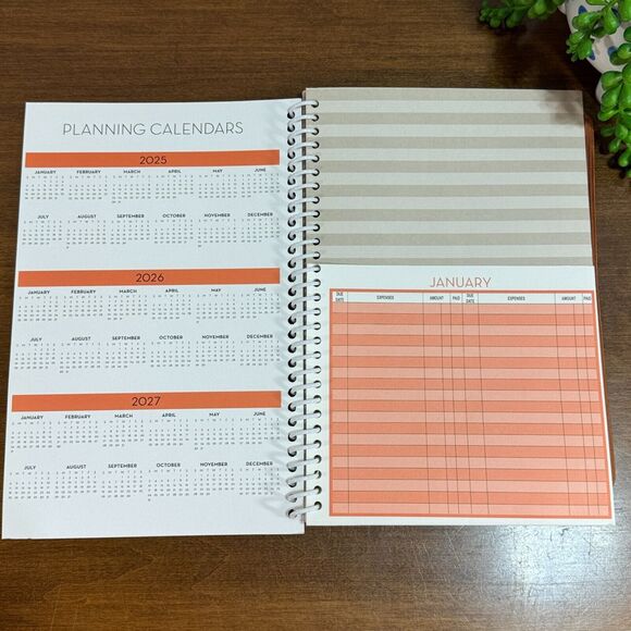 Home Finance and Bill Organizer with Pockets Monthly Budget Planner Tracker - Picture 2 of 5